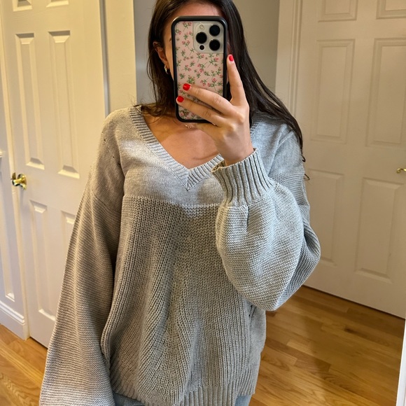 Gray Knitted Sweater - Picture 2 of 3